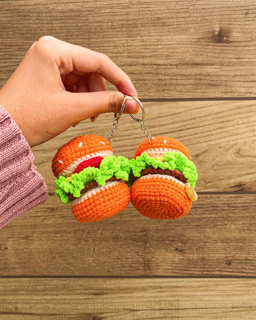 Receita Completa de Chaveiro Hambúrguer de Amigurumi