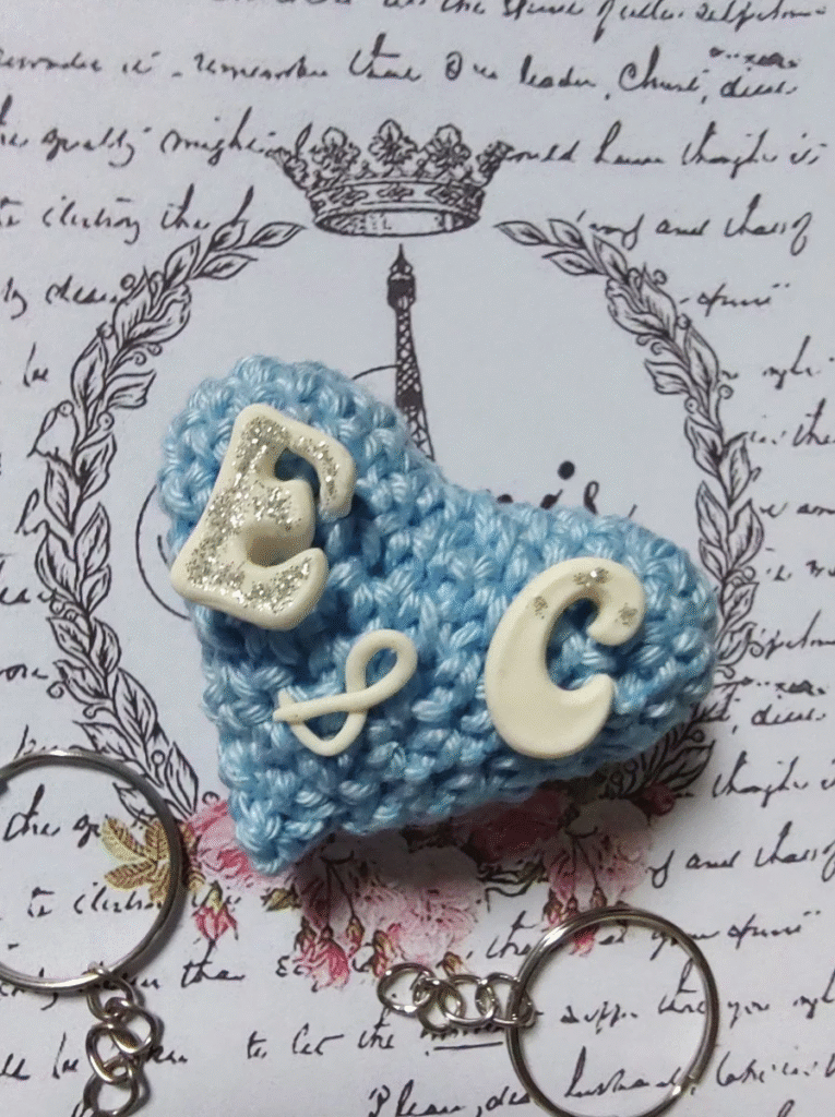 Mini Chaveiro de Amigurumi para Lembrancinhas de Casamento